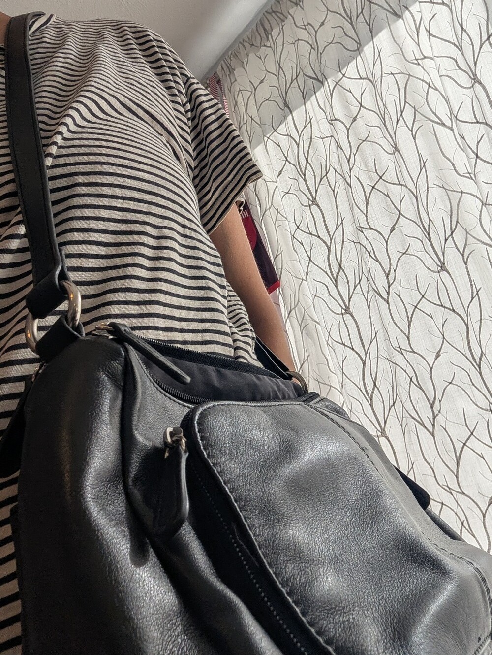Giani Bernini Black Leather Shoulder Bag - Classic Women's Crossbody Adjustable